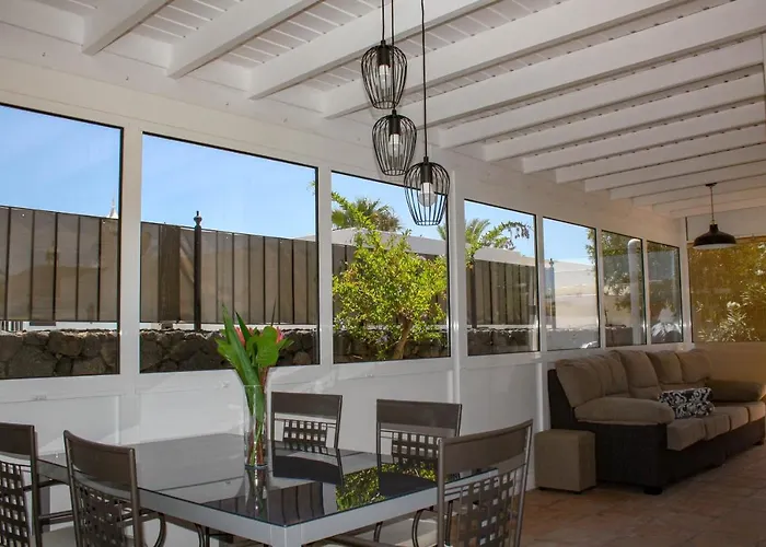 Oliveira By Buenavilla Willa *